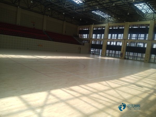 鎮(zhèn)江室內(nèi)運動木地板工程施工