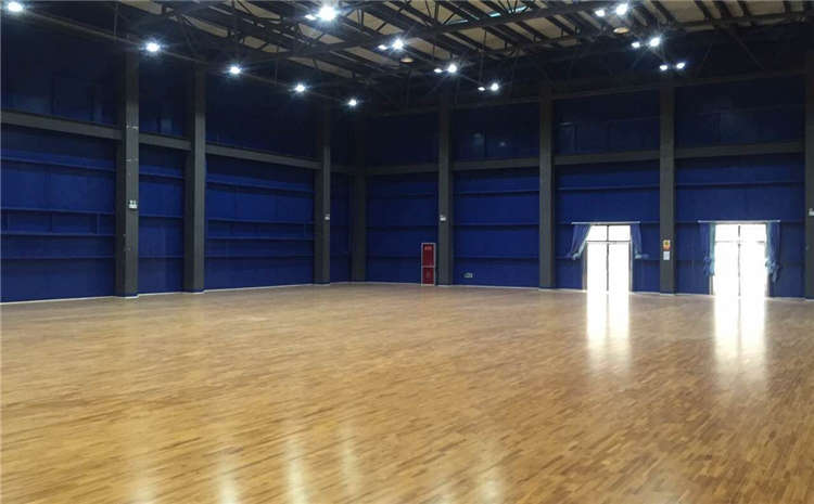 24厚舞臺(tái)木地板多少錢一平米？