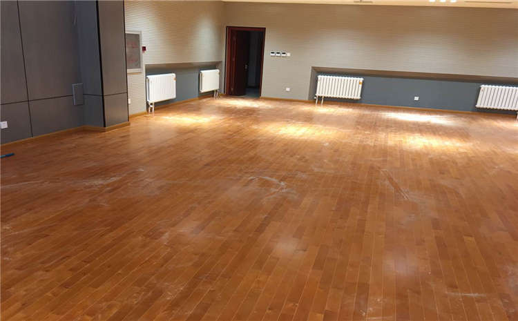 西藏楓木體育木地板廠家報價