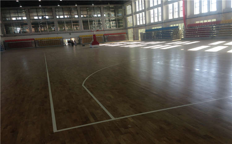 學(xué)校舞蹈房木地板怎么翻新？