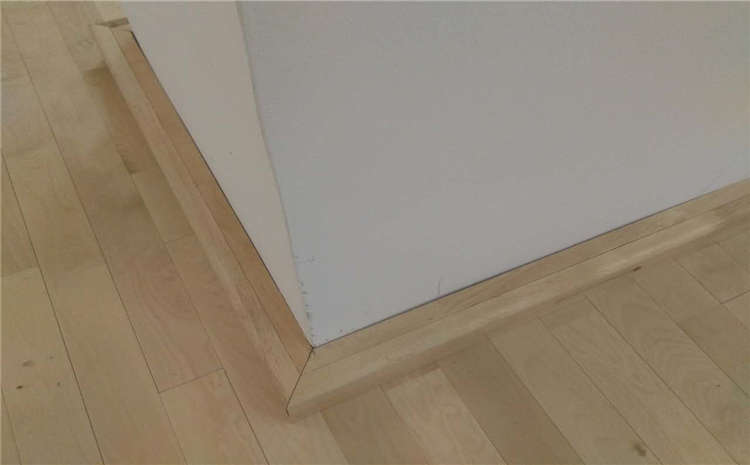 24厚籃球場地木地板怎么翻新？