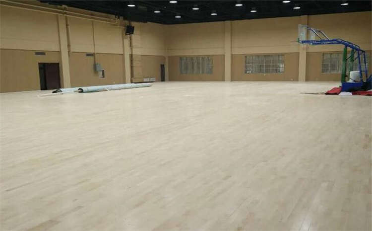 學(xué)校舞蹈室木地板哪個(gè)好